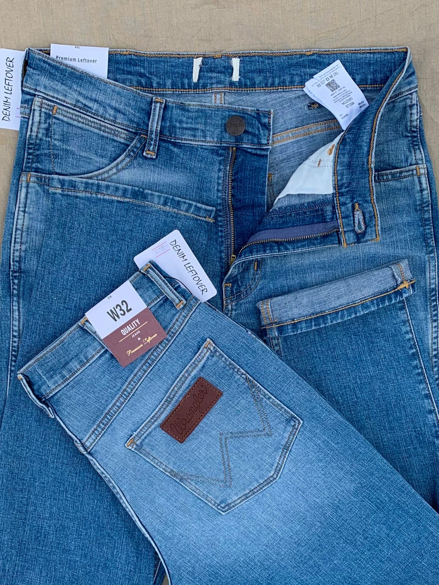 Men's Regular Fit Light Blue Jean DL4372