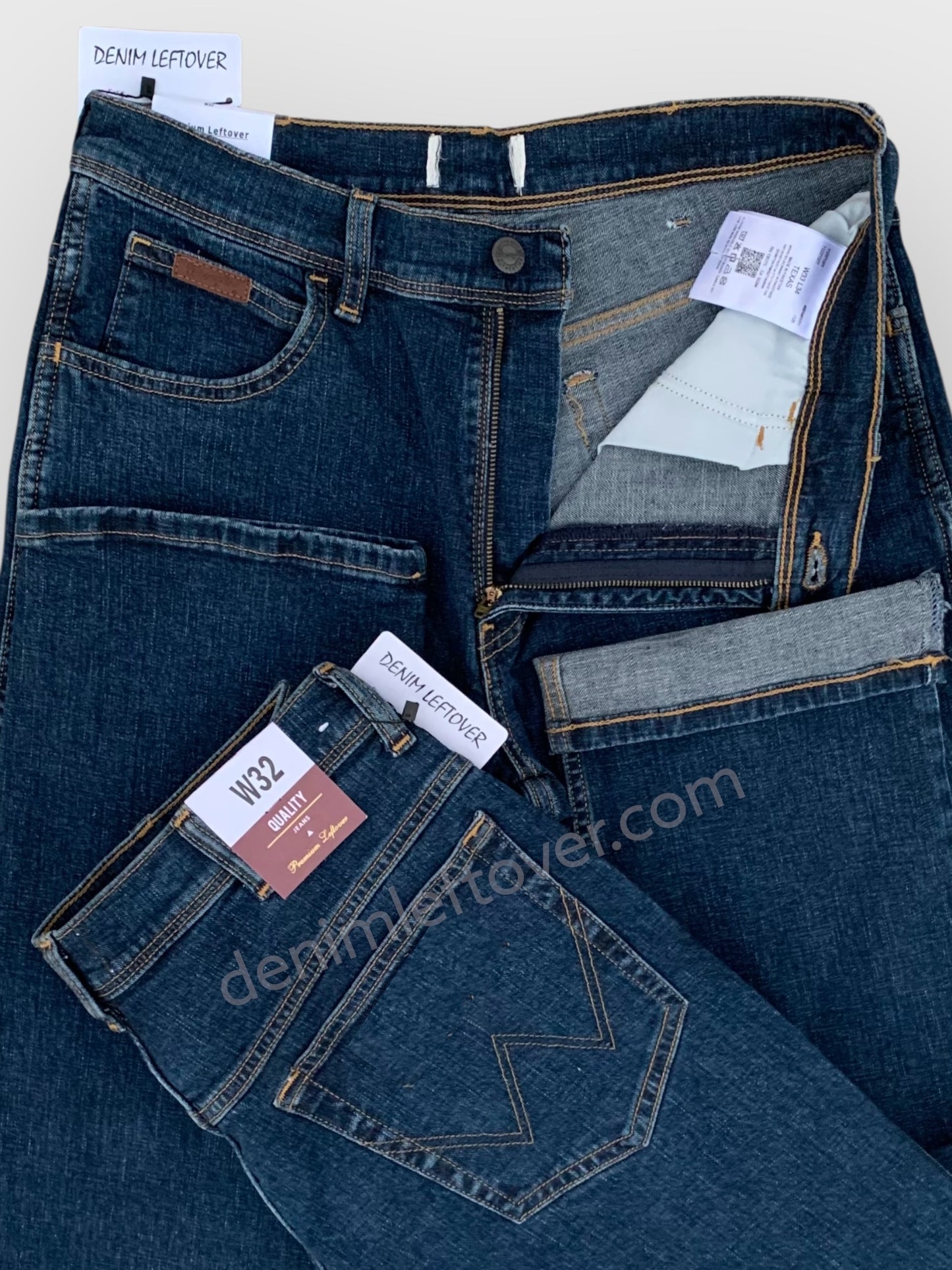 Men's Relaxed Fit Dark Blue Jean DL4389