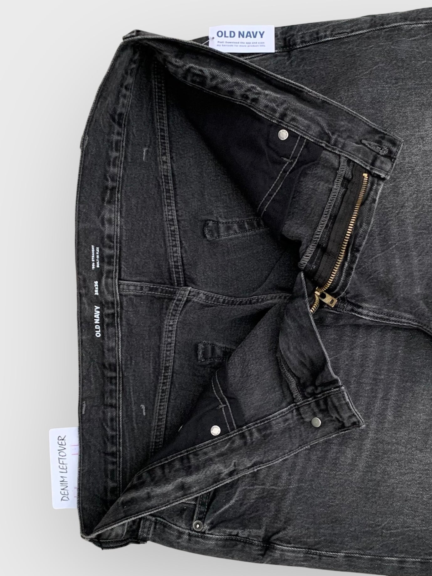 Men's Straight Fit Dark Grey Jean DL4368