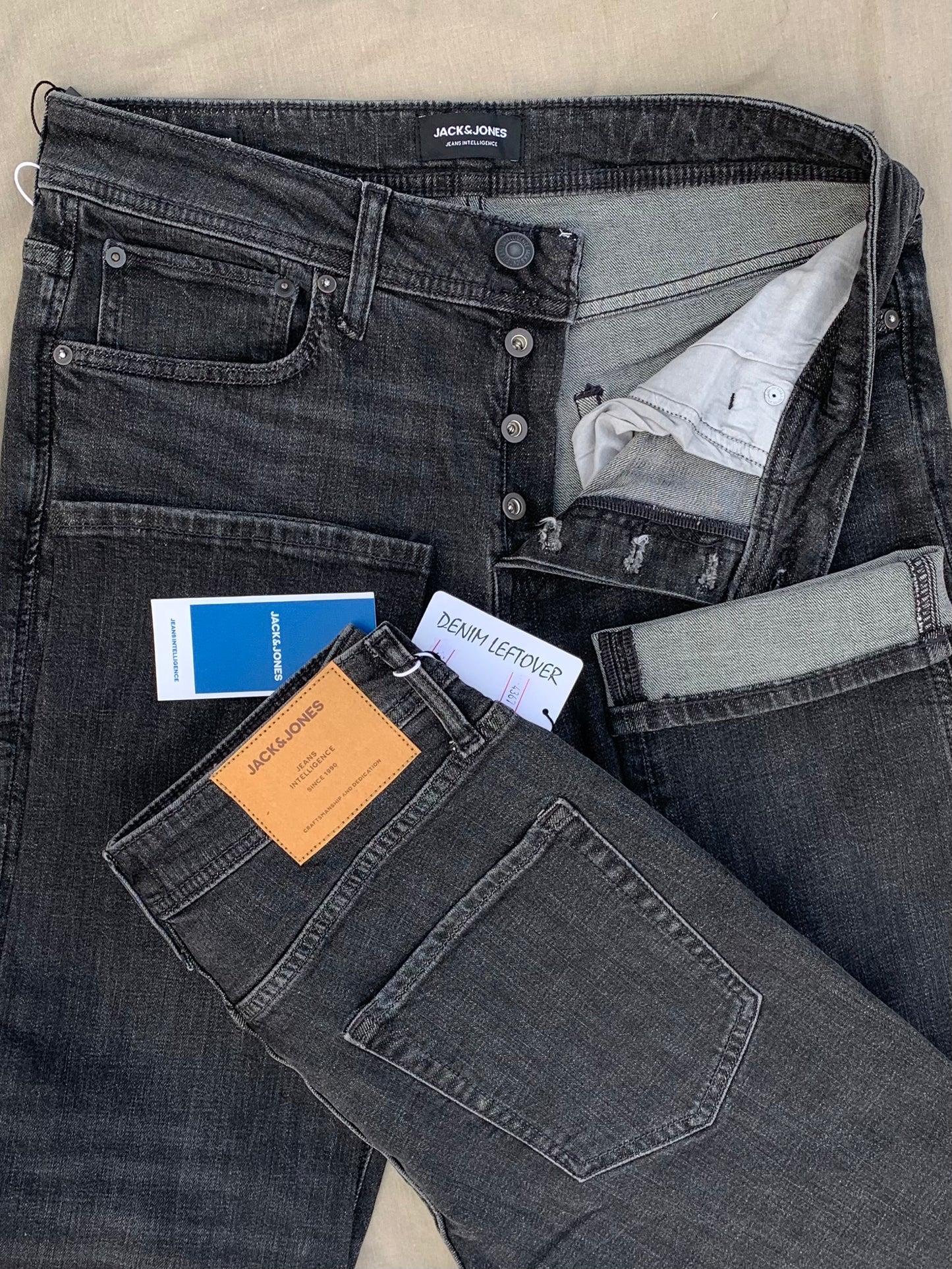 Men's Straight Fit Dark Grey Jean DL4367