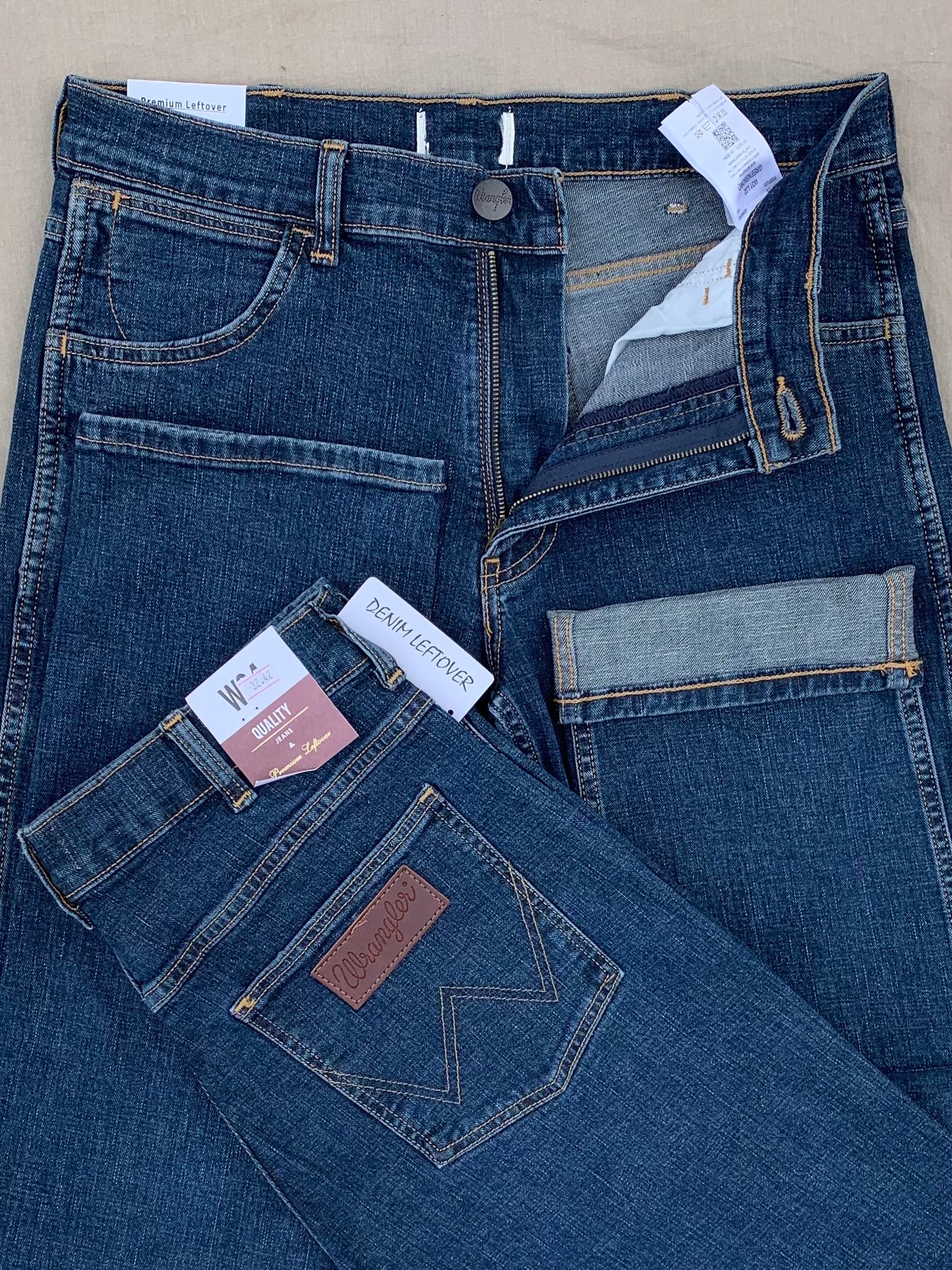Men's Straight Fit Dark Blue Jean DL4370