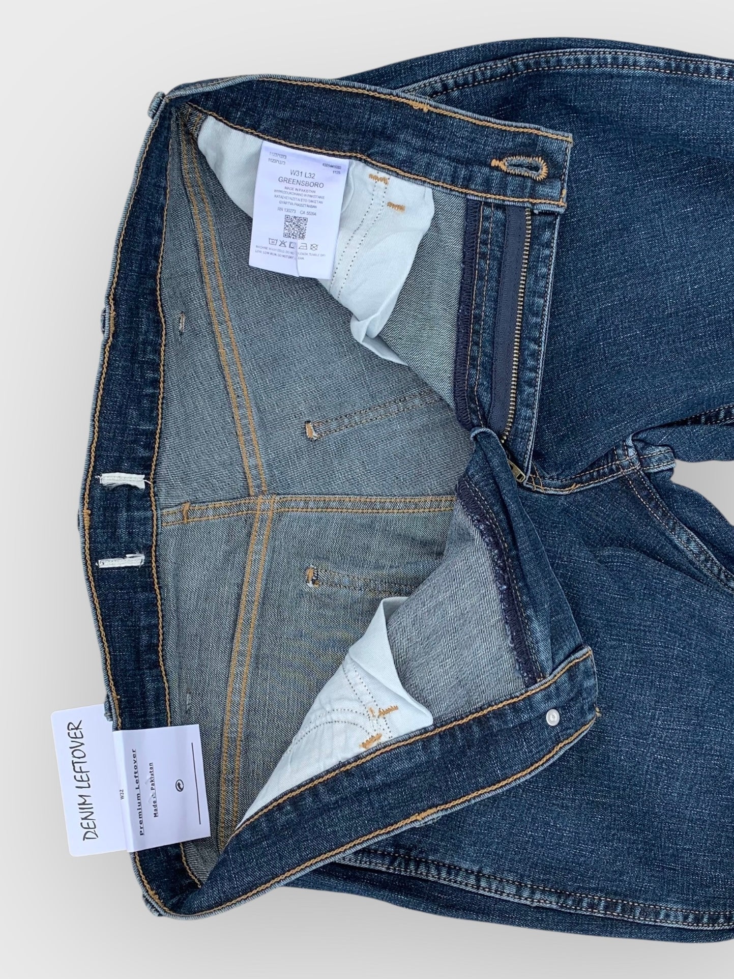 Men's Straight Fit Dark Blue Jean DL4370