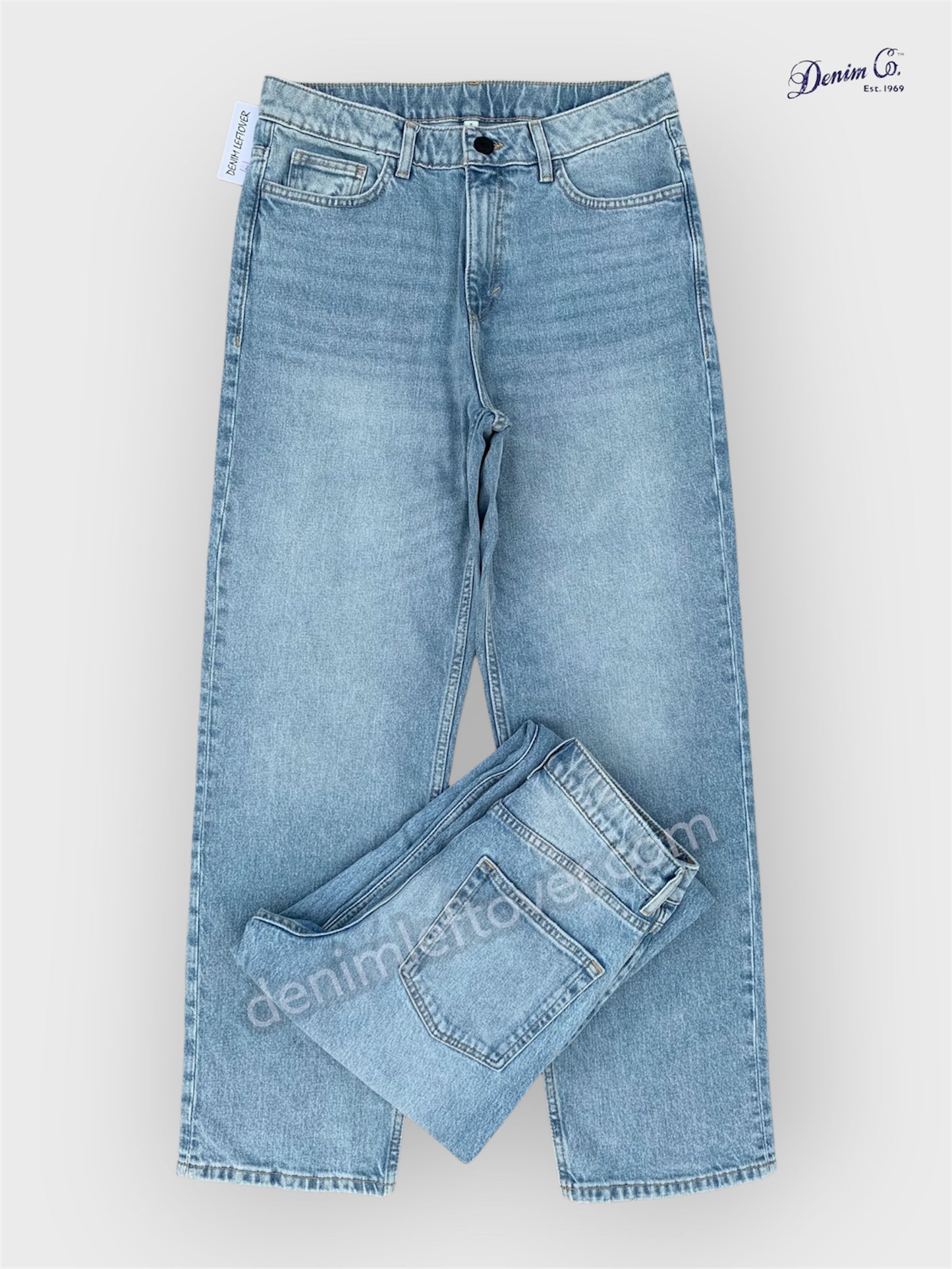 Women's Straight Fit Tinted Light Blue Jean DLW379