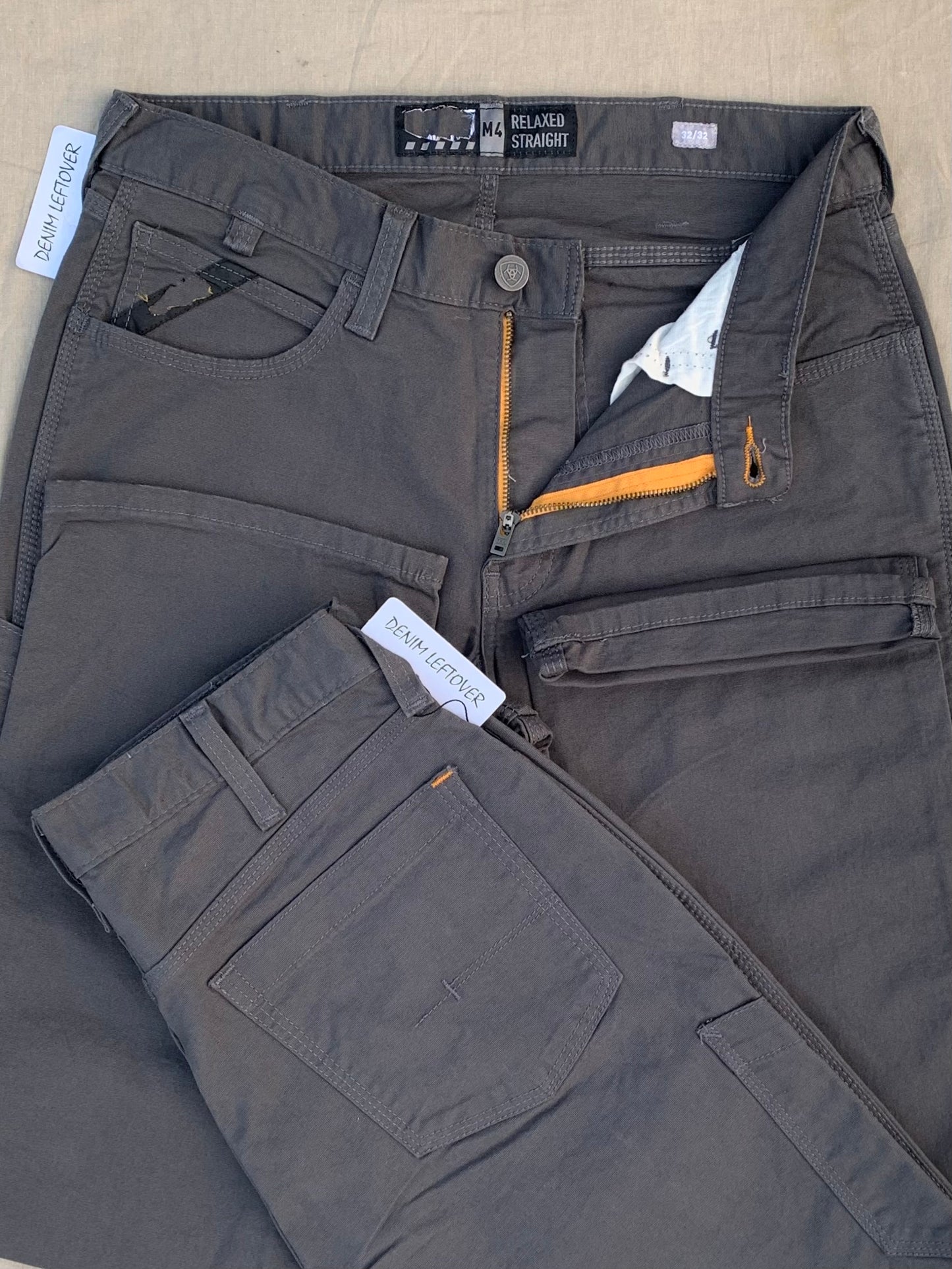 Men's Relaxed Fit Dark Grey Cotton Pant DL4426