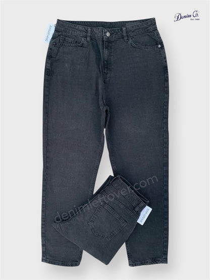 Women's Mom Fit Diamond Black Jean DLW385