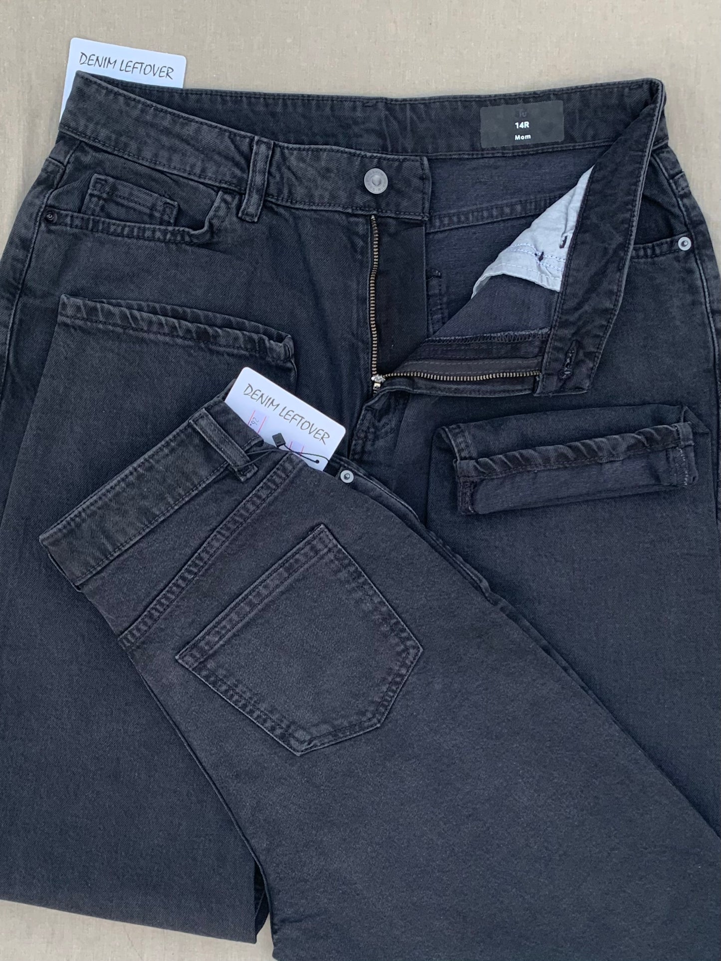 Women's Mom Fit Diamond Black Jean DLW385