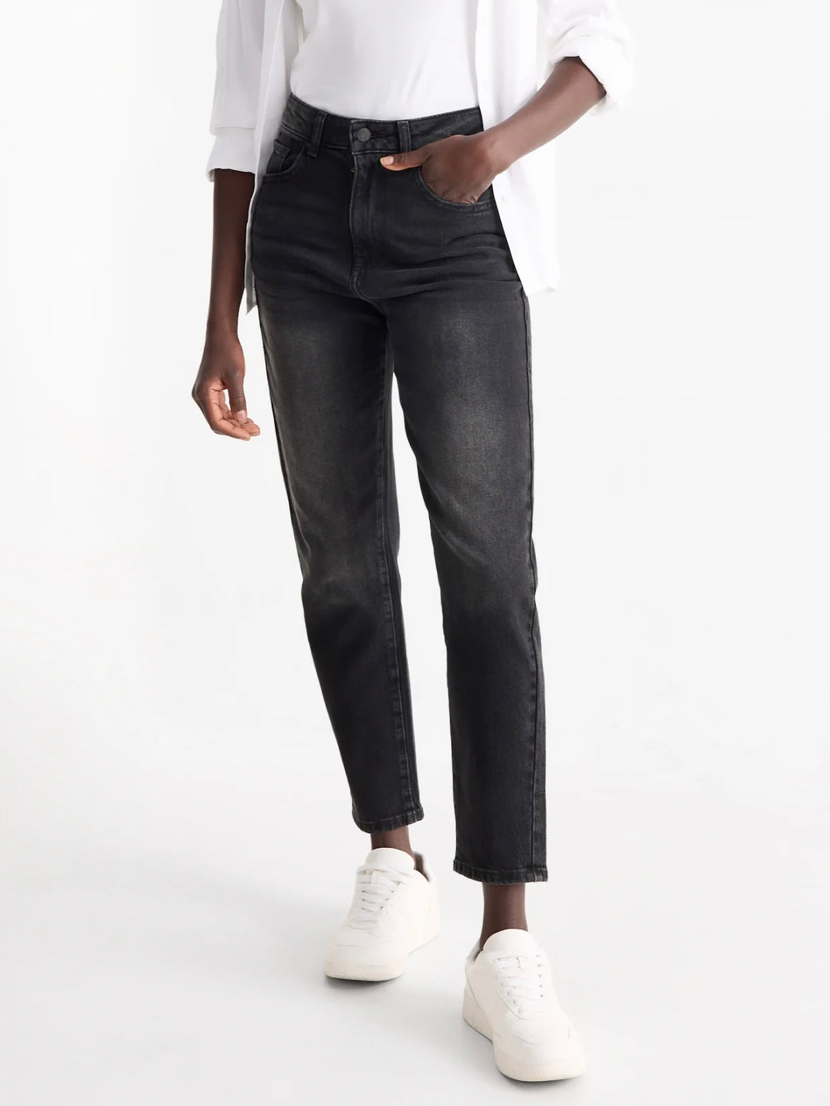 Women's Mom Fit Diamond Black Jean DLW399 (Minor Fault)