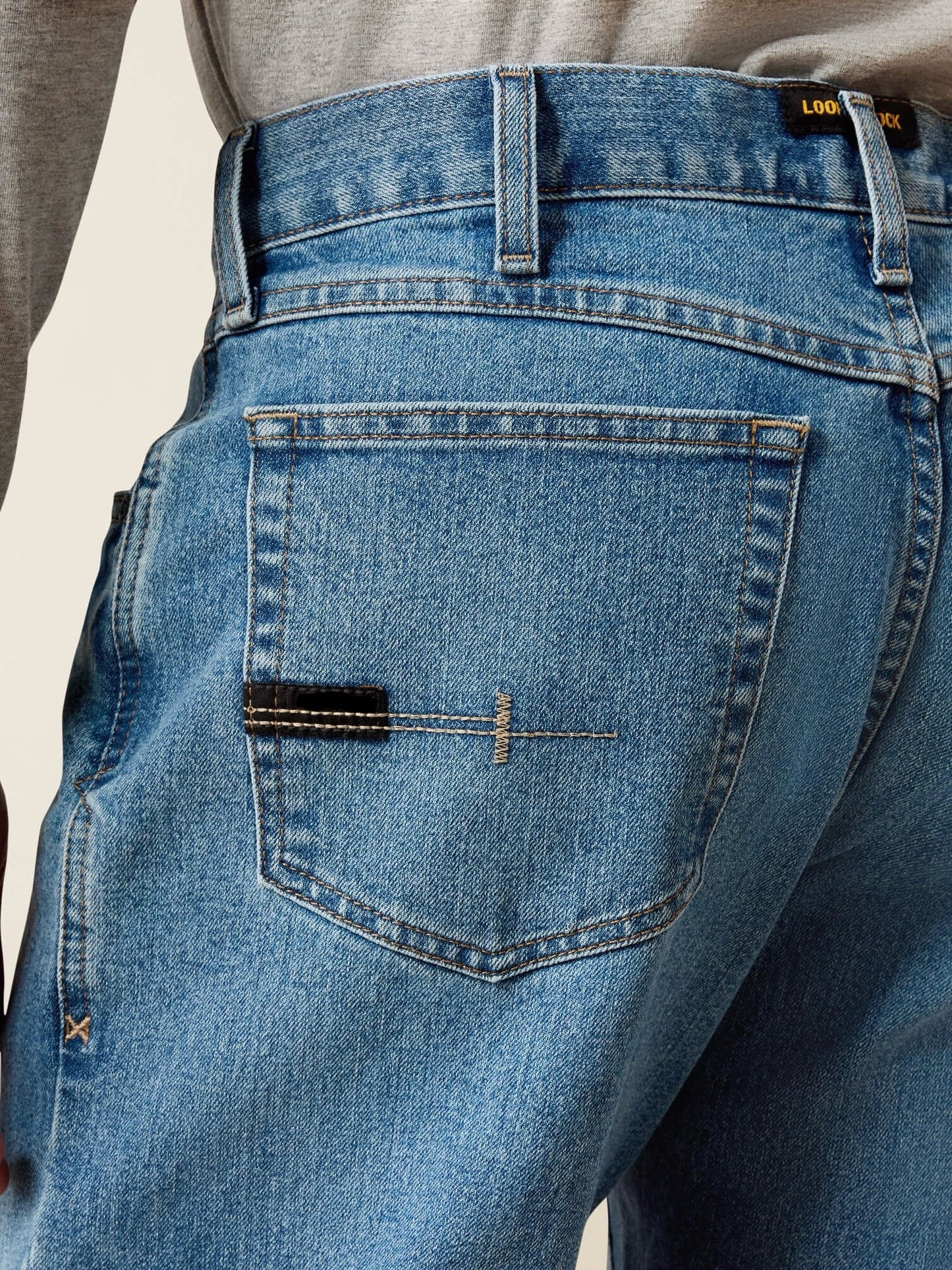 Men's Relaxed Bootcut Fit Light Blue Jean DL4433