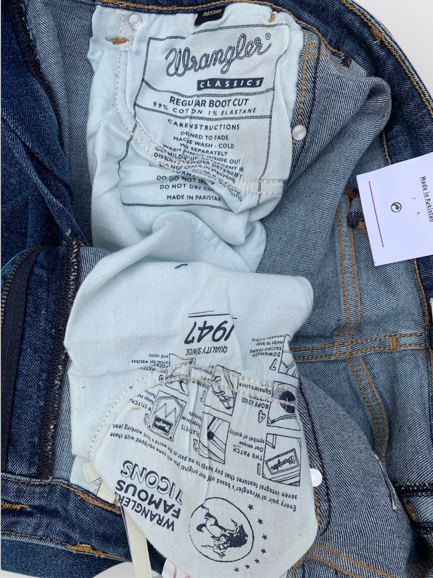 Men's Regular Bootcut Fit Medium Blue Jean DL4320 (Minor Fault)