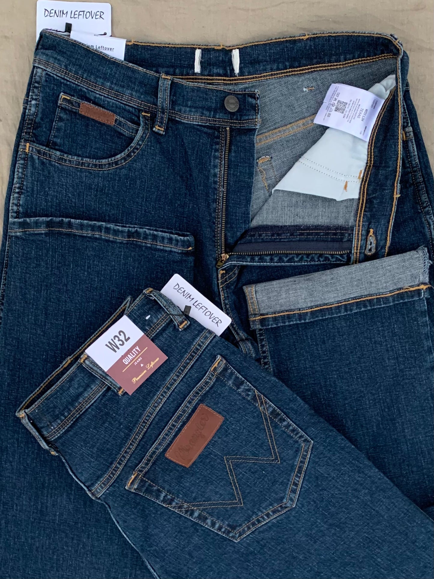 Men's Relaxed Fit Dark Blue Jean DL4375