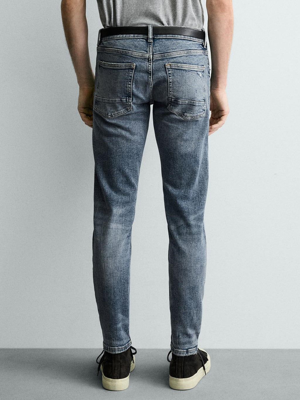 Men's Skinny Fit Vintage Light Blue Ripped Jean DL4457